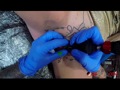 ❤️ Si Sully Savage adunay tattoo sa iyang clitoris ❤️ super sex sa ceb.pornburst.ru ☑